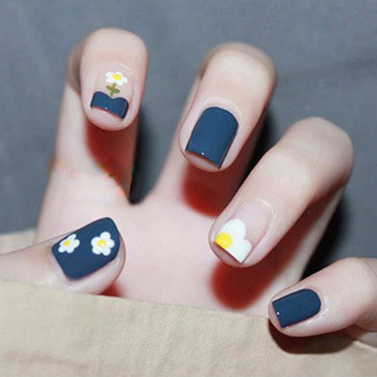 Almond Wear Nails - Simple Glossy Fake Nail Tips