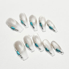 Professional Nail Set - 10PC White Ladder Design