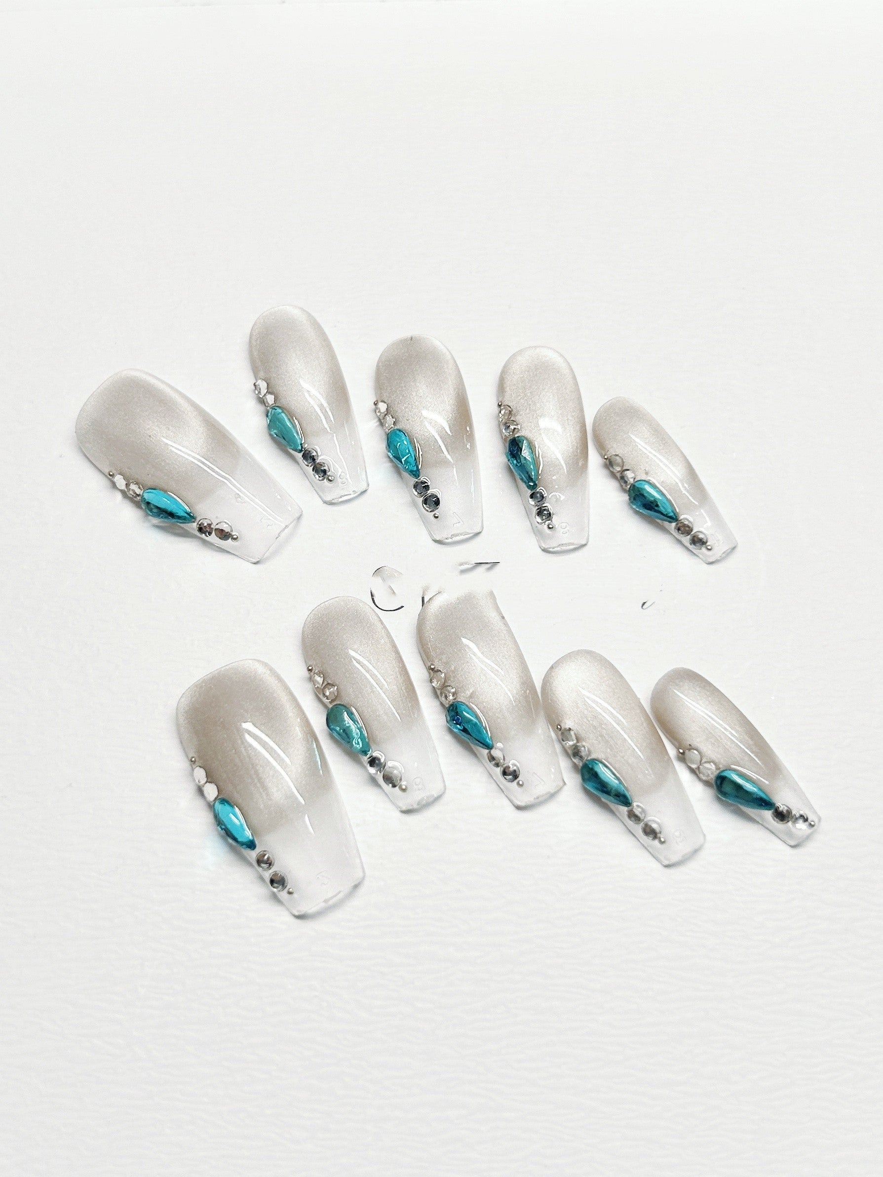 Professional Nail Set - 10PC White Ladder Design