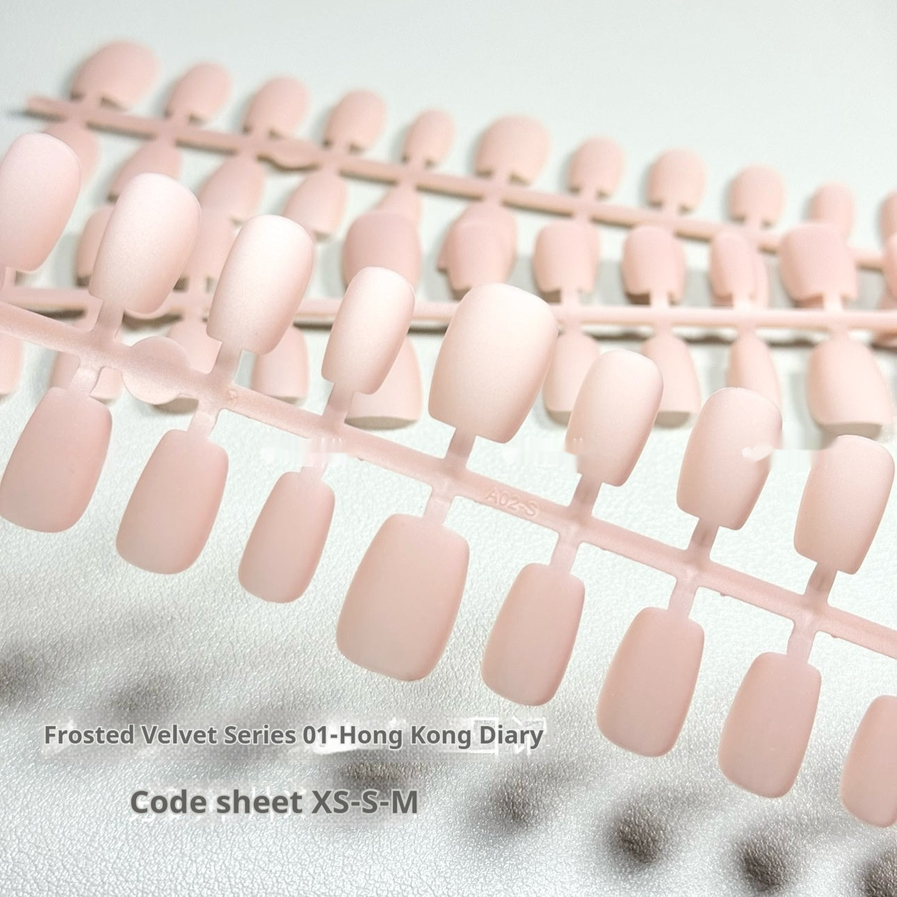 Frosted Velvet Cat's Eye Press On Nails - Aurora Effect