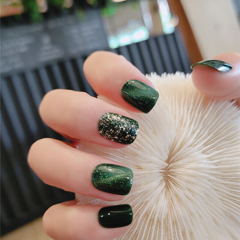 Glitter Green False Nails - 24pc Fashionable Nail Patches
