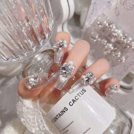 Wear-Resistant Nail Art - Flashy Rhinestone Manicure