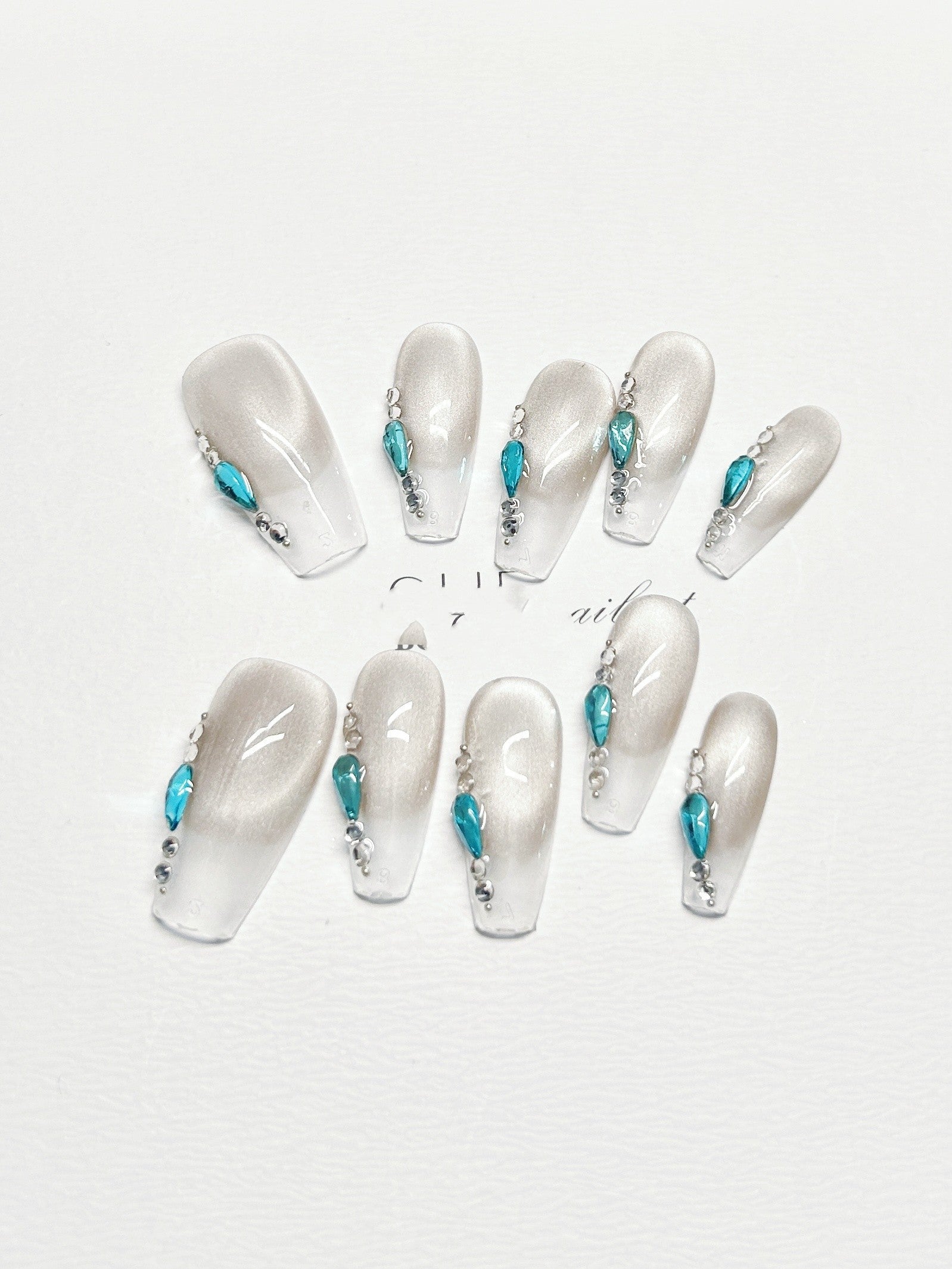 Professional Nail Set - 10PC White Ladder Design